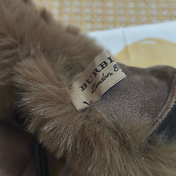 Burberry Checked Plush Cuff Gloves - Picture 4 of 7